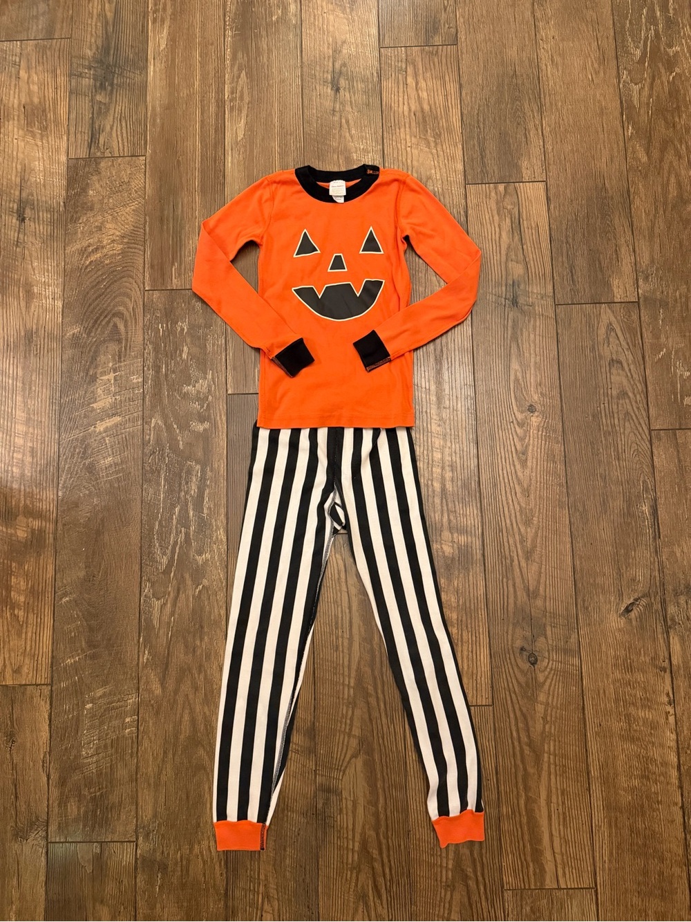Hanna Andersson Orange and Black Pumpkin Pajama Set
